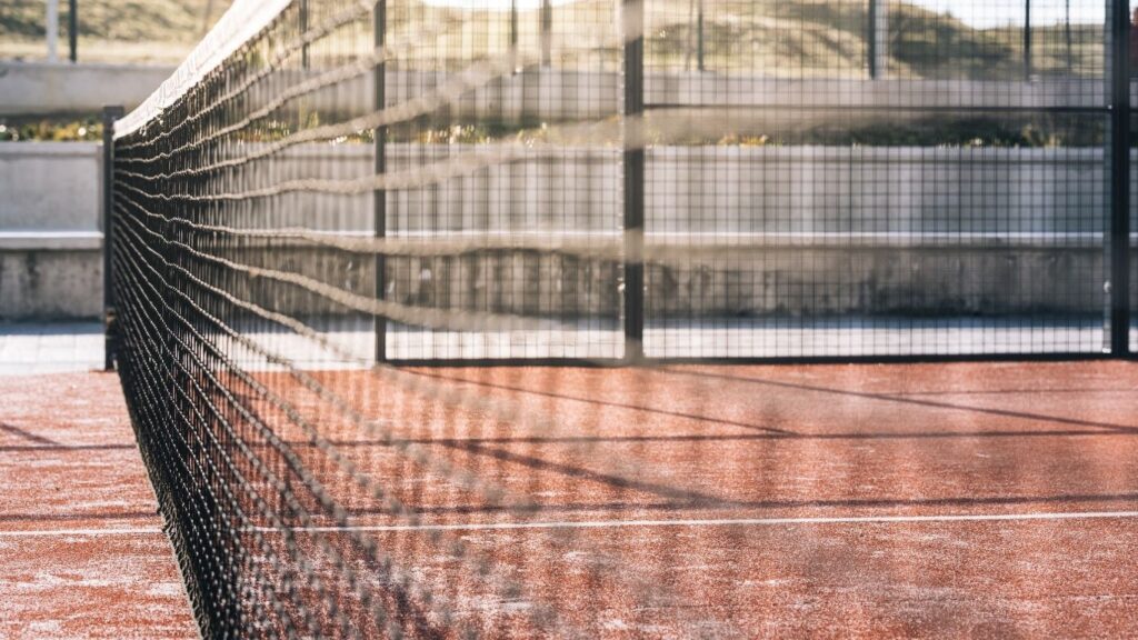 play-padel-in-uae-summer-1