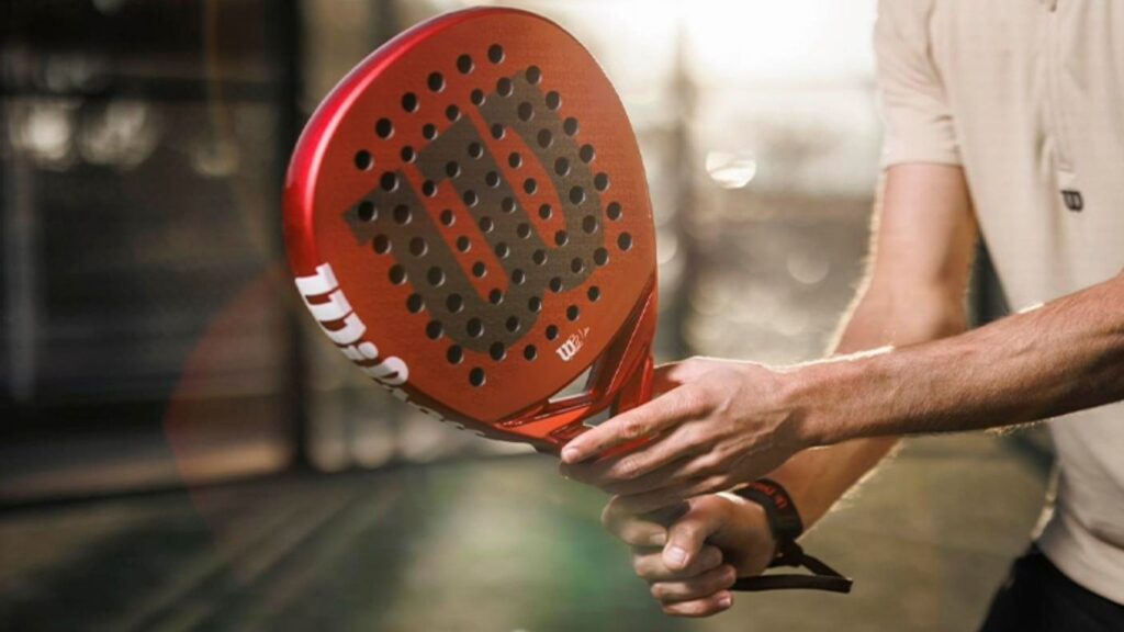 how-to-hold-a-padel-racket-1