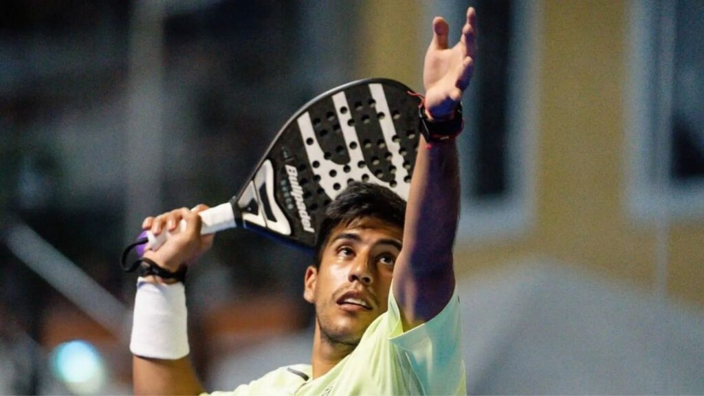how-to-hold-a-padel-racket-3